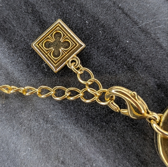 Vintage Interlocking Gold-Tone Circle Link Statement Necklace – Liz Claiborne - Picture 2 of 6